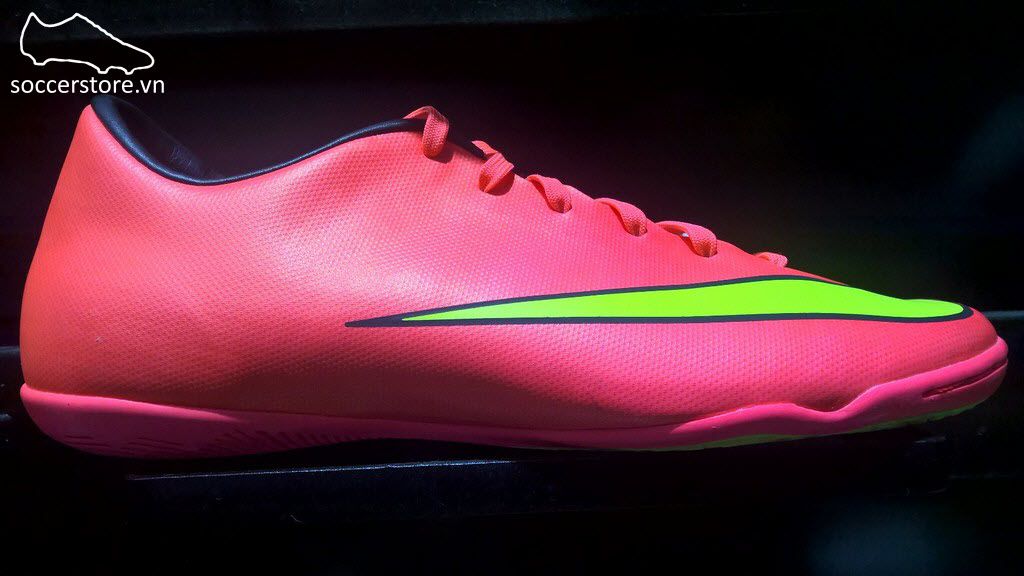 nike black and gold mercurials